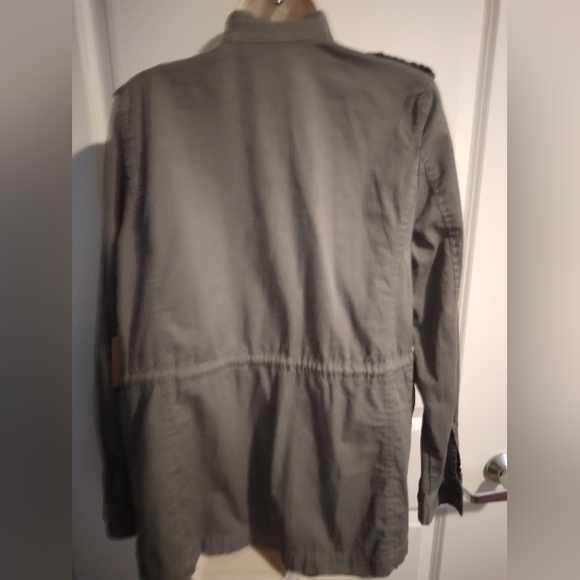 Women's Utility Jacket - Picture 3 of 8